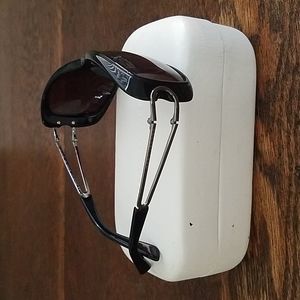 Marc Jacob's black sunglasses